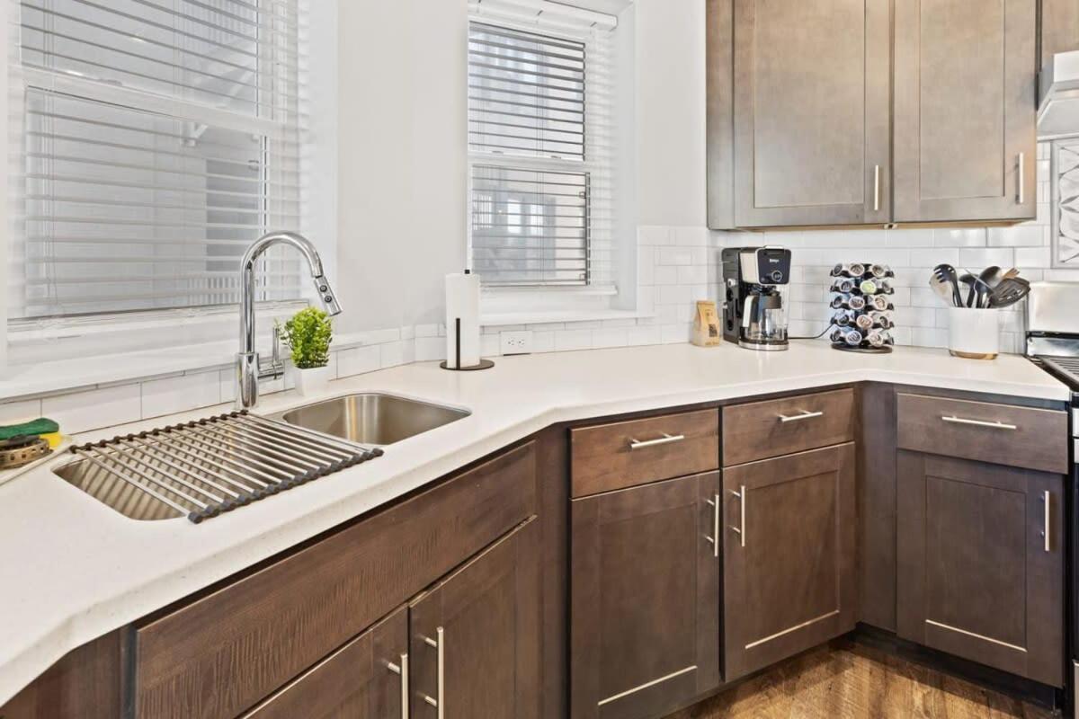 Modern 4Br 2Ba Apt Steps To The Beach Open Living Atlantic City Bagian luar foto